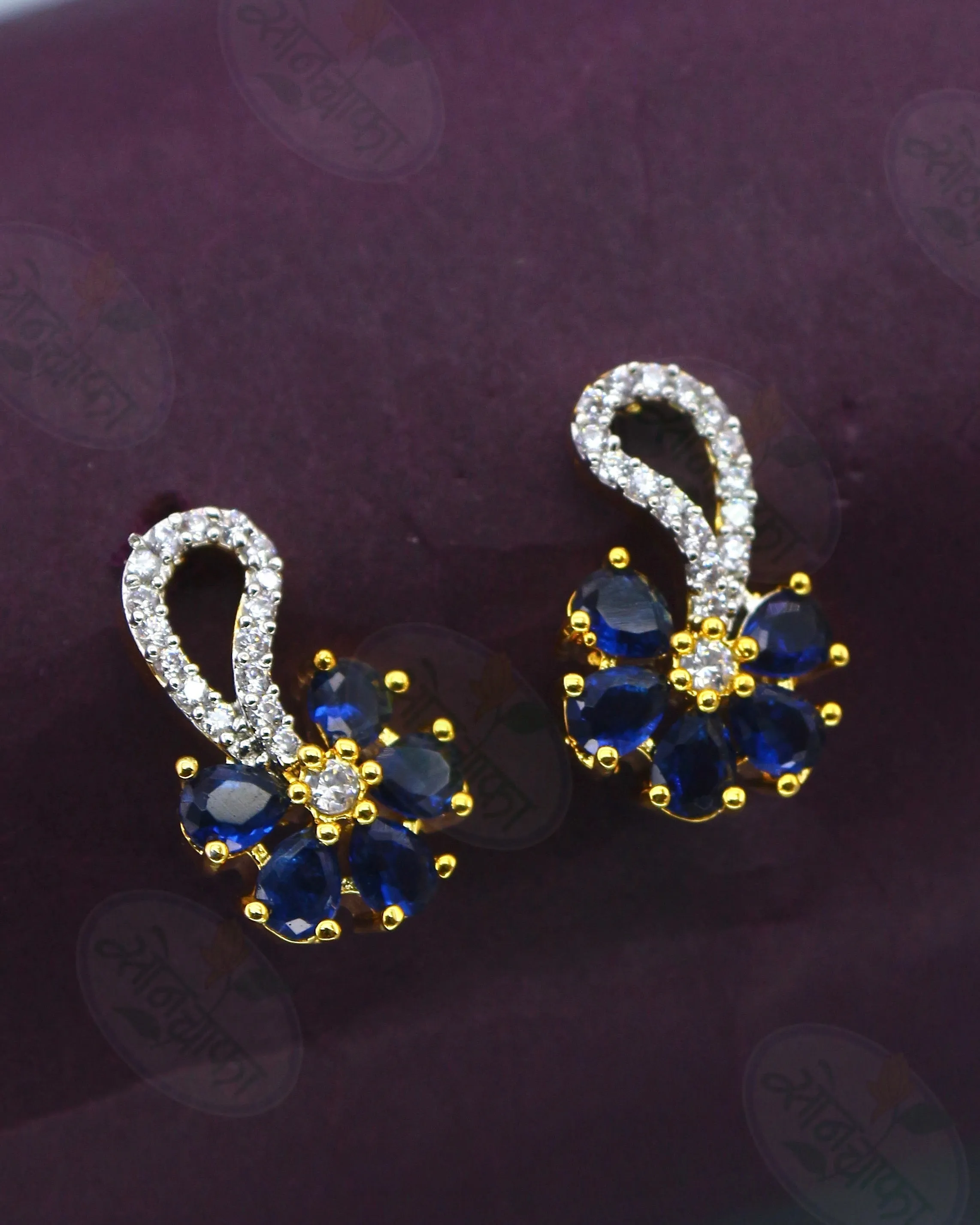 CHARMING FLORAL DIAMOND EARRINGS