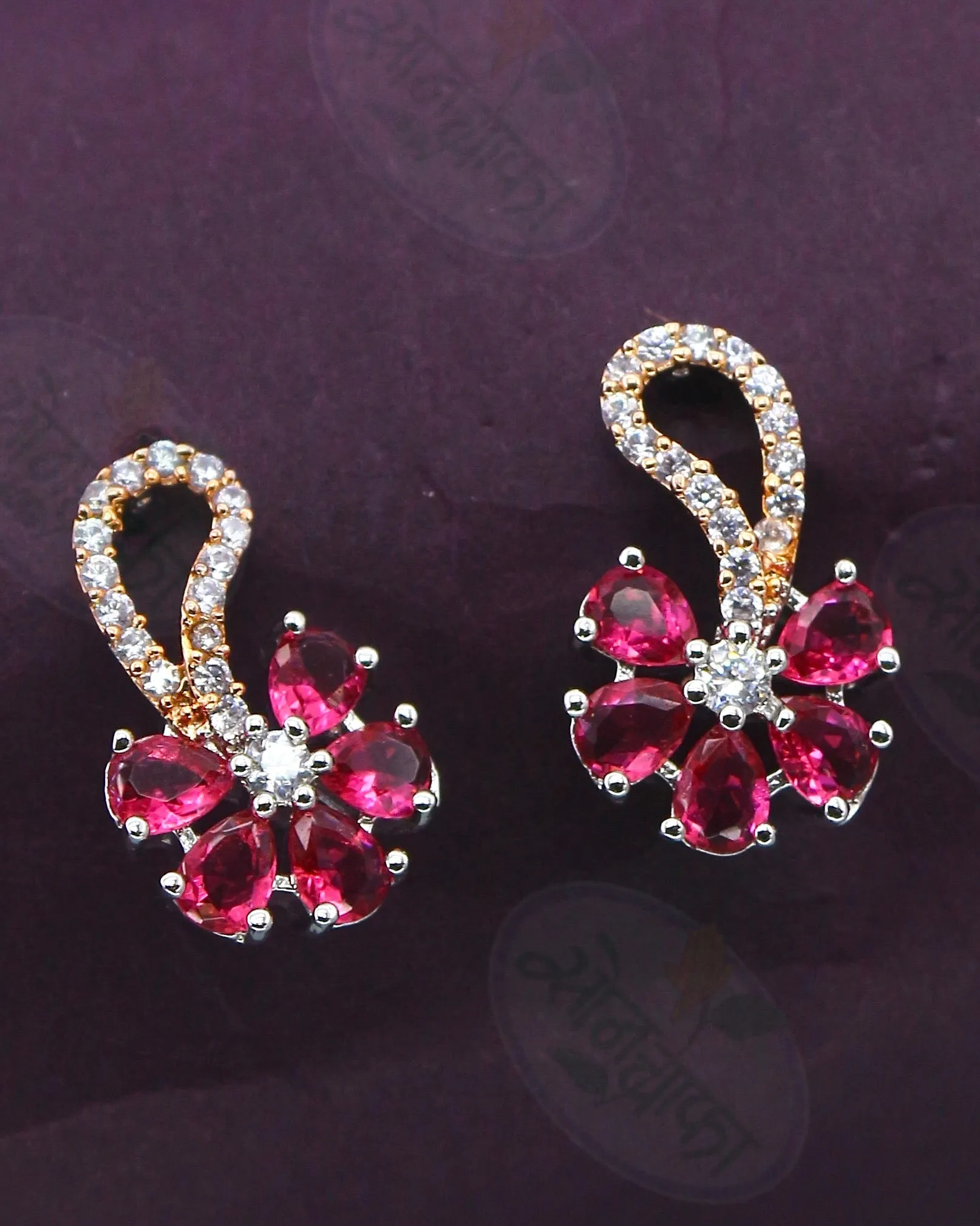 CHARMING FLORAL DIAMOND EARRINGS