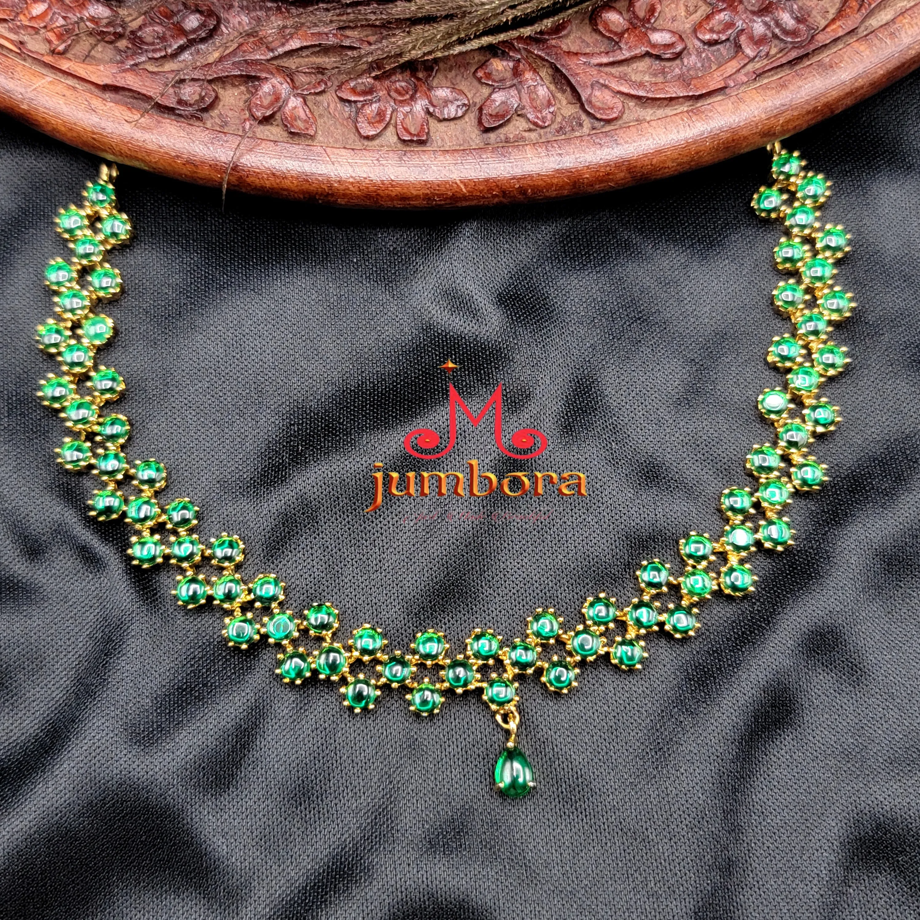 Elegant Green Kemp Necklace set