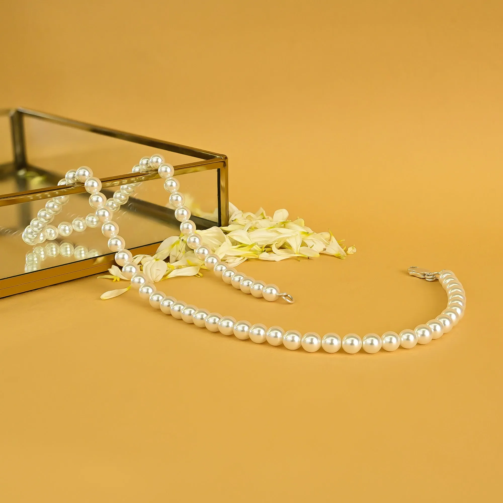 Elegant Pearl Necklace