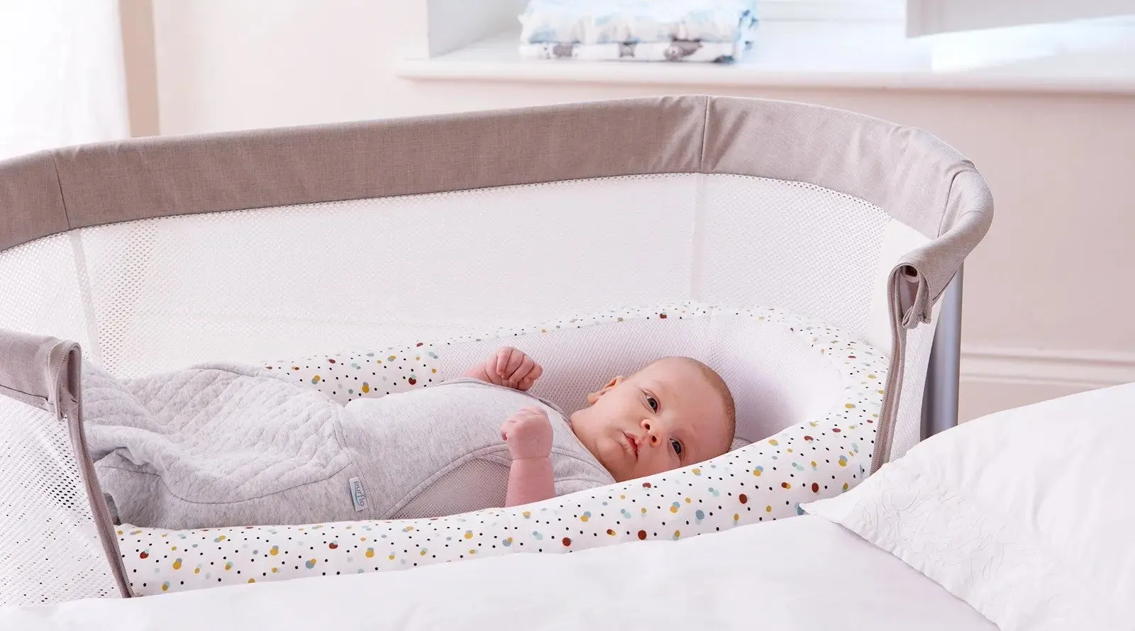 Scandi Spot Sleep Tight Baby Bed